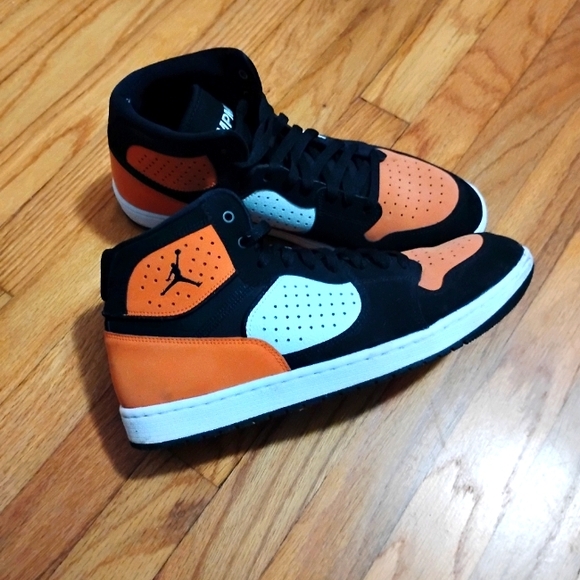 Jordan sneakers - Picture 1 of 5